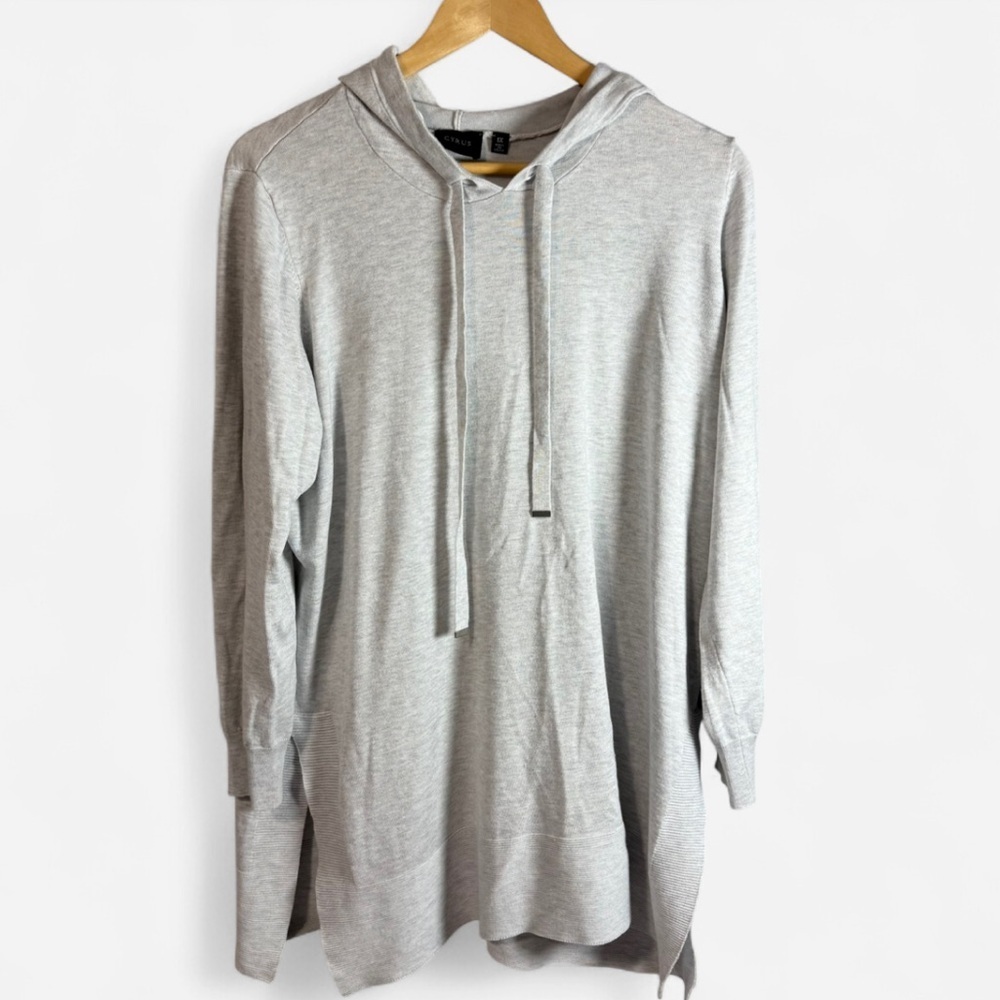 Cyrus Women’s Light Gray Hooded Sweater Size 1X
